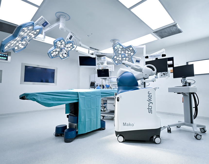 Innovador sistema quirúrgico de color blanco para prótesis de rodilla y cadera en Hospital Angeles Pedregal