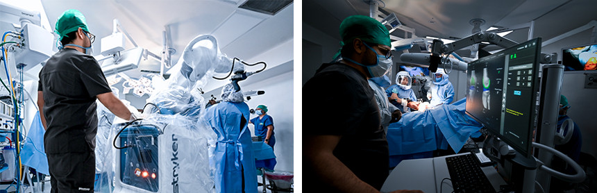 Dos imágenes donde médicos vestidos con pijamas azules para cirugía están realizando un procedimiento quirúrgico con Mako