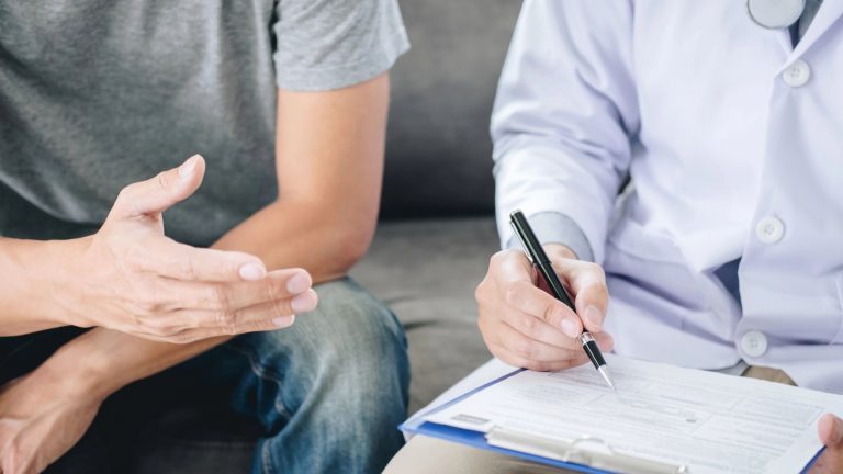 Estudios para hombres: 5 exámenes clave para la salud masculina