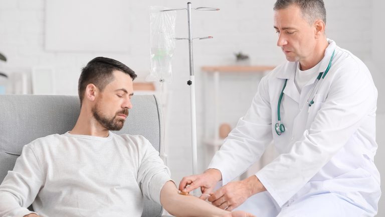 Quimioterapia: qué es, cómo se administra y efectos secundarios