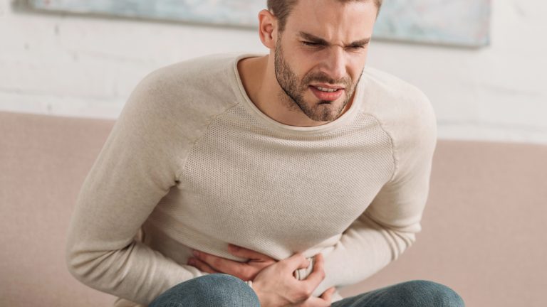 Cáncer de colon: qué es, por qué se produce, síntomas y tratamiento