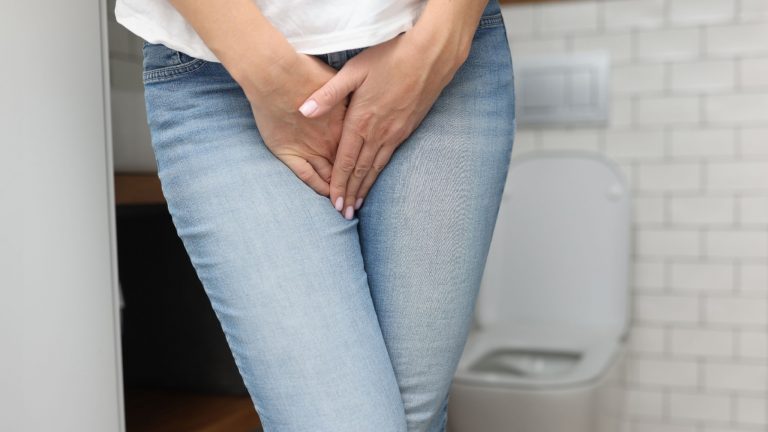 ¿Qué es la incontinencia urinaria? | Hospital Angeles