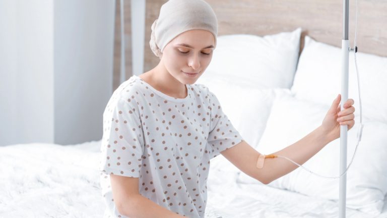 Cáncer en adultos jóvenes: 8 tipos más comunes
