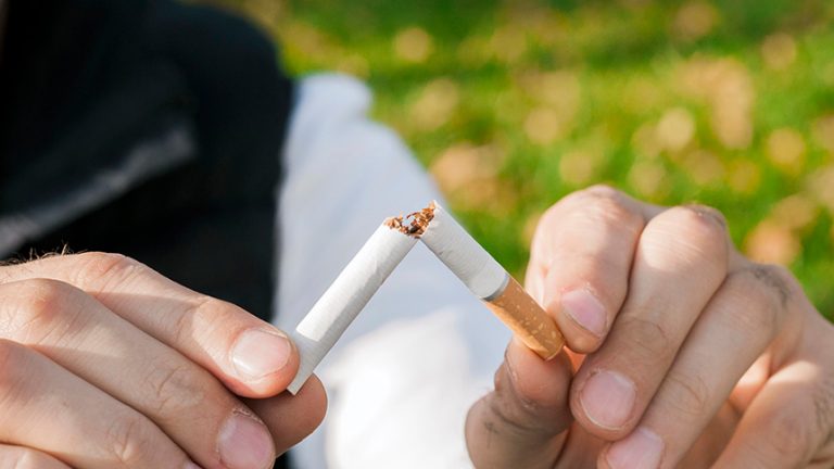 Cómo dejar de fumar mejora la salud cardiovascular