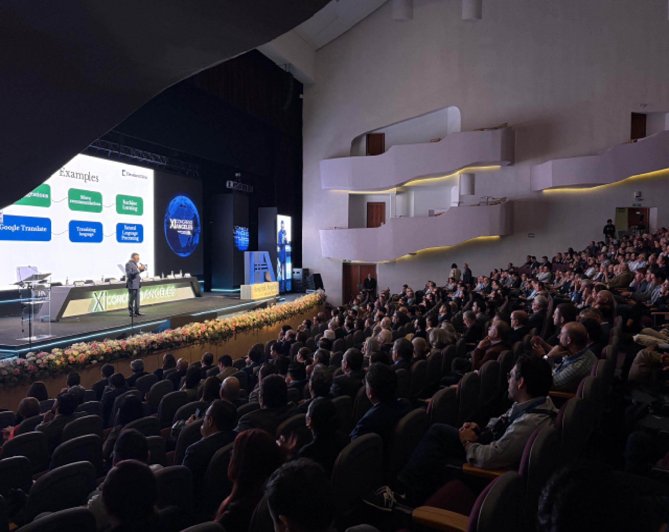 El Dr. Maan Fares dando una conferencia magistral en el XI Congreso Angeles en Guadalajara.