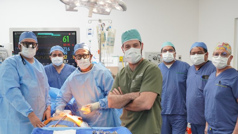 1a revascularización coronaria híbrida con cirugía robótica