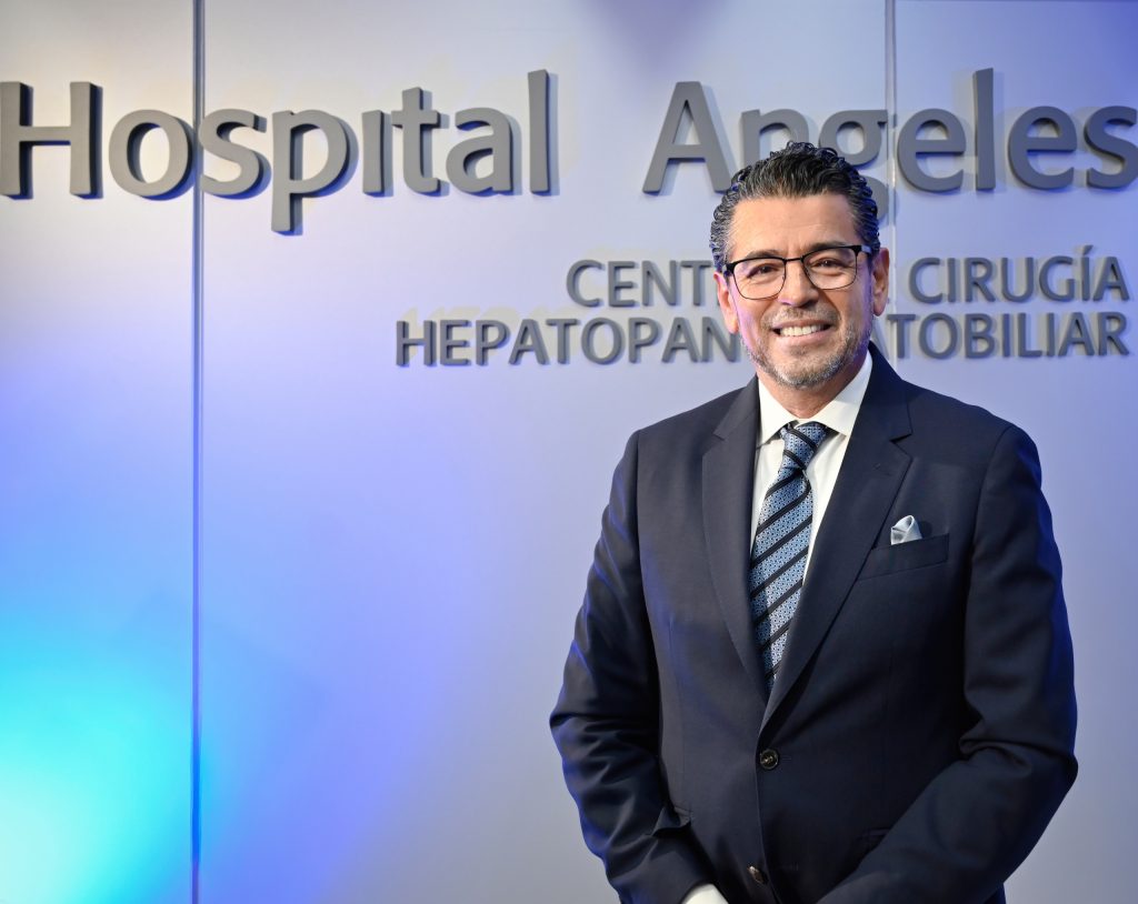 El Dr. Luis Carlos Chan Nuñez, Director del centro de Cirugía Hepatopancreatobiliar en la inauguración del mismo en Hospital Angeles Pedregal.