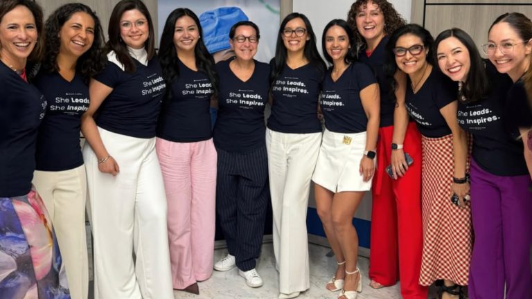 Hospital Angeles impulsa a las cirujanas robóticas en México