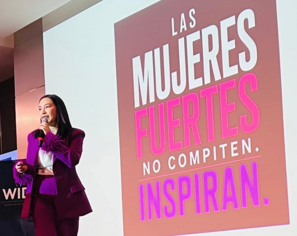 La Dra. Berenice Flores, Ginecóloga y Cirujana Robótica de Hospital Angeles Pedregal, presente en WIDVS en su segunda edición en México, cuya sede fue Hospital Angeles Centro Sur.