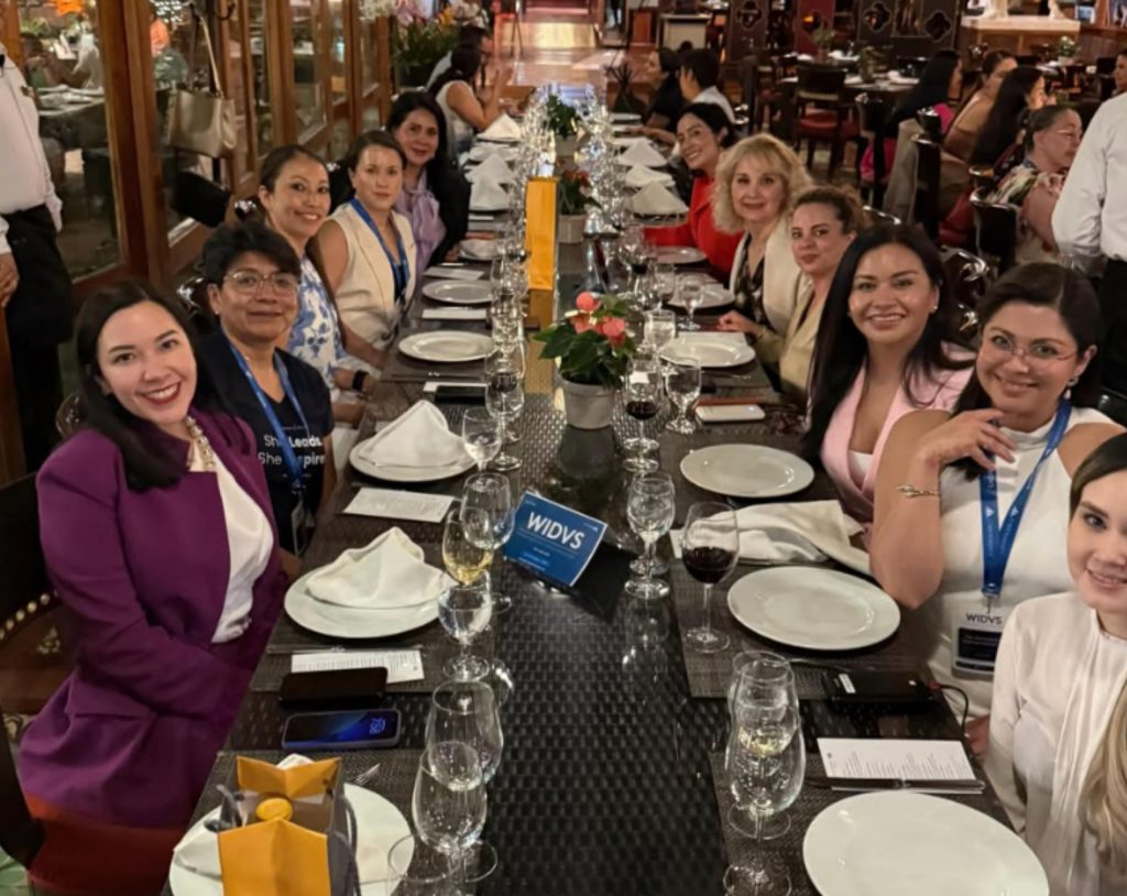 Cirujanas robóticas de Hospital Angeles reunidas en Querétaro para la segunda edición de WIDVS 2026.