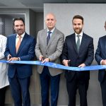 Directivos de Hospital Angeles Health System durante el corte de listón por la renovación de la Unidad de Terapia Intensiva de Hospital Angeles México