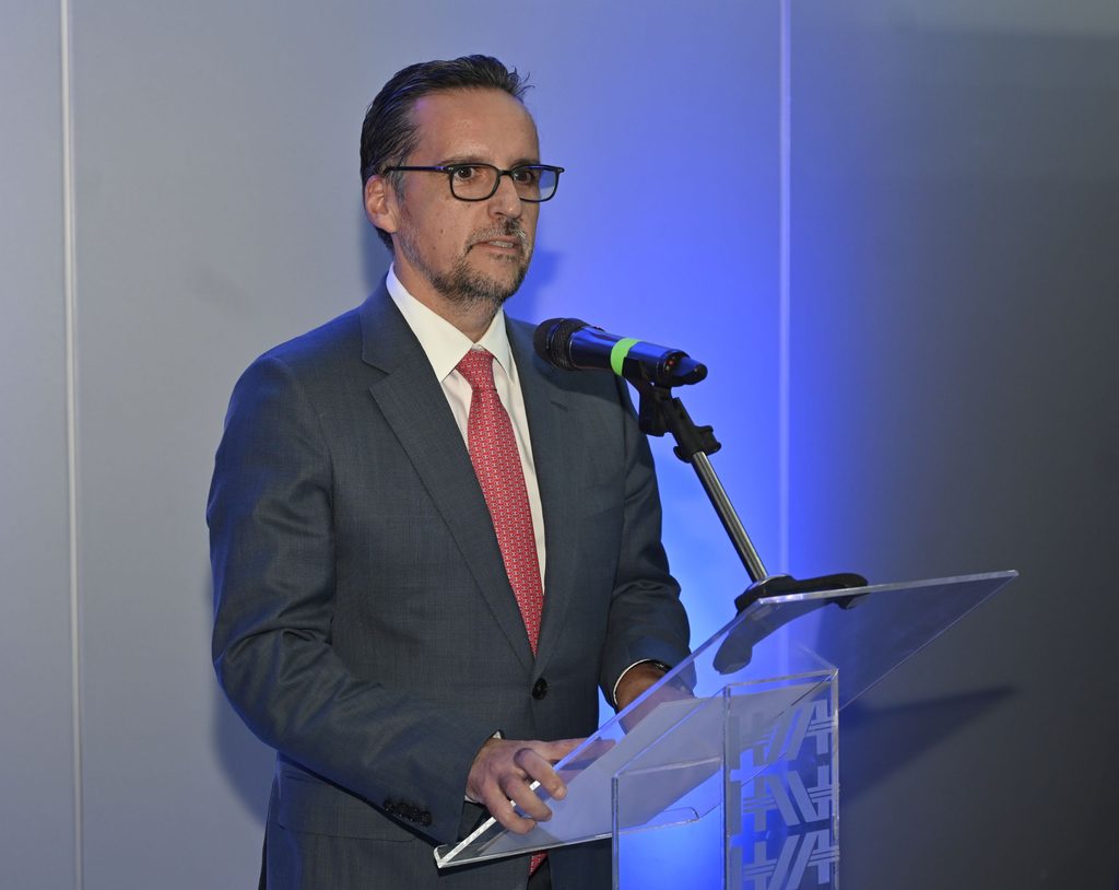El Lic. Jesús Ruiz López, director general de Hospital Angeles Health System, en el Simposium de Movimientos Anormales, donde se presentó la tecnología Hifu.